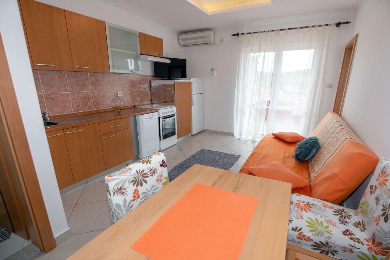 Apartmani Ivan Lopar Luaran gambar