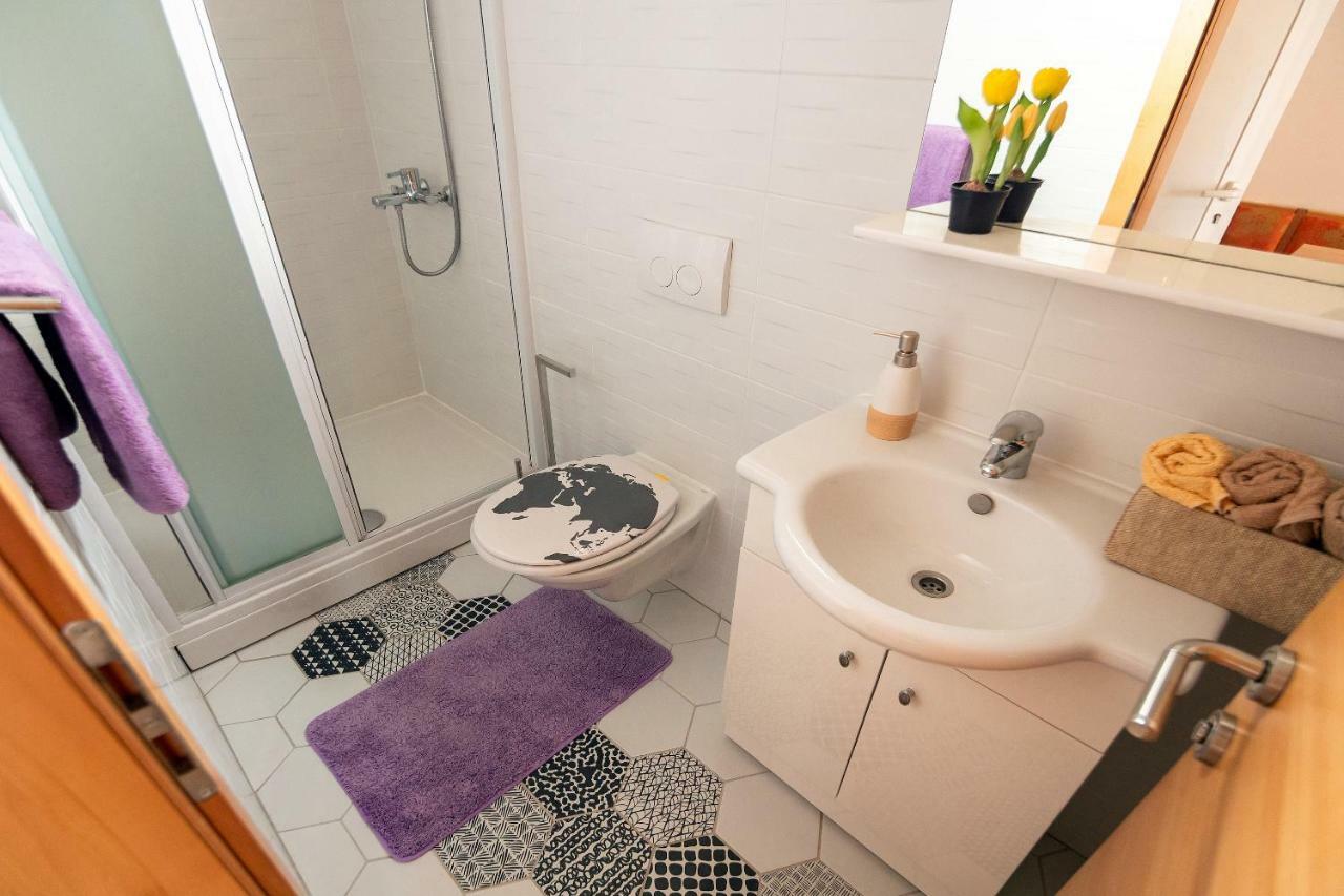 Apartmani Ivan Lopar Luaran gambar