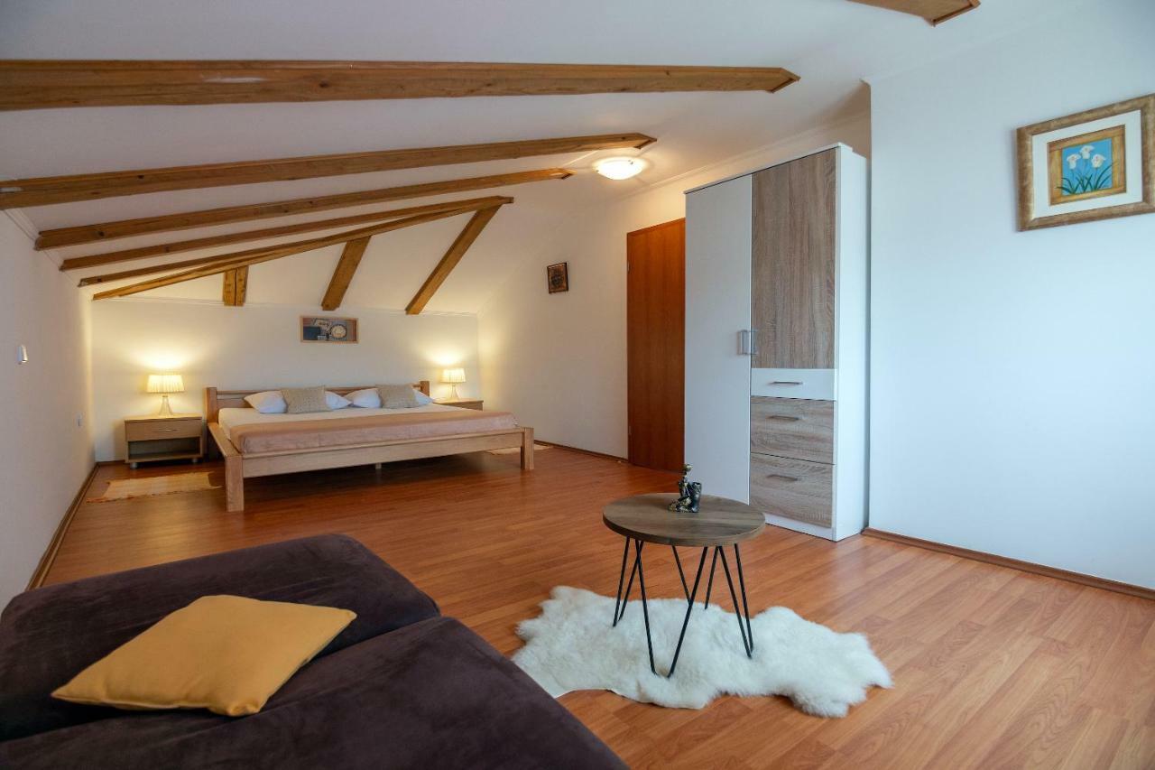 Apartmani Ivan Lopar Luaran gambar