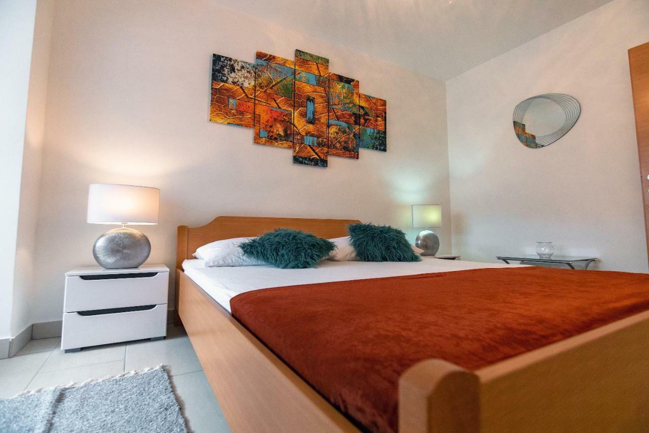 Apartmani Ivan Lopar Luaran gambar