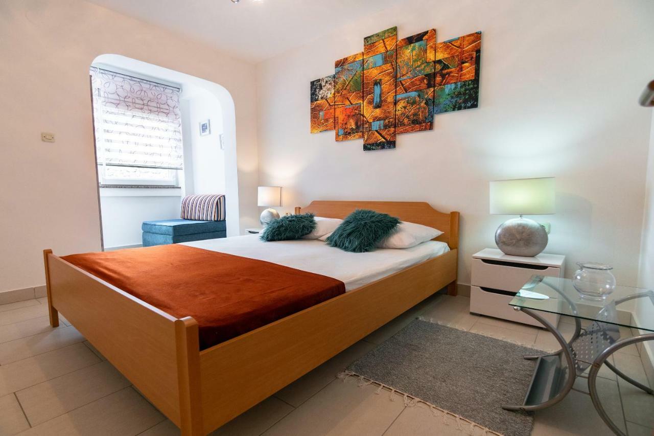 Apartmani Ivan Lopar Luaran gambar