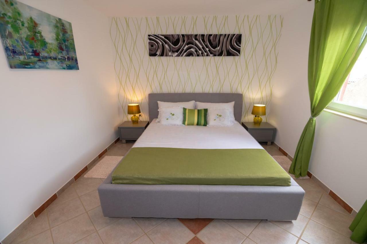 Apartmani Ivan Lopar Luaran gambar