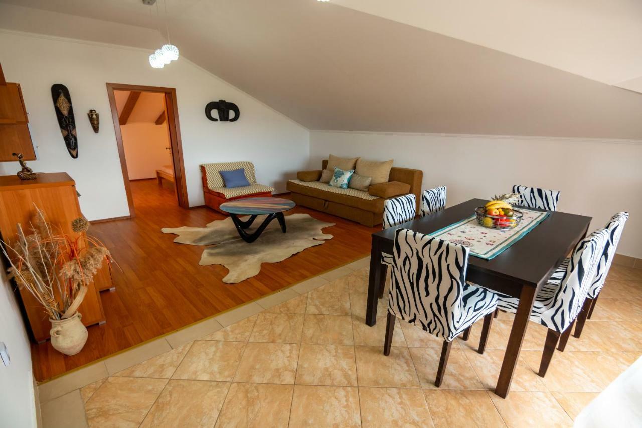 Apartmani Ivan Lopar Luaran gambar