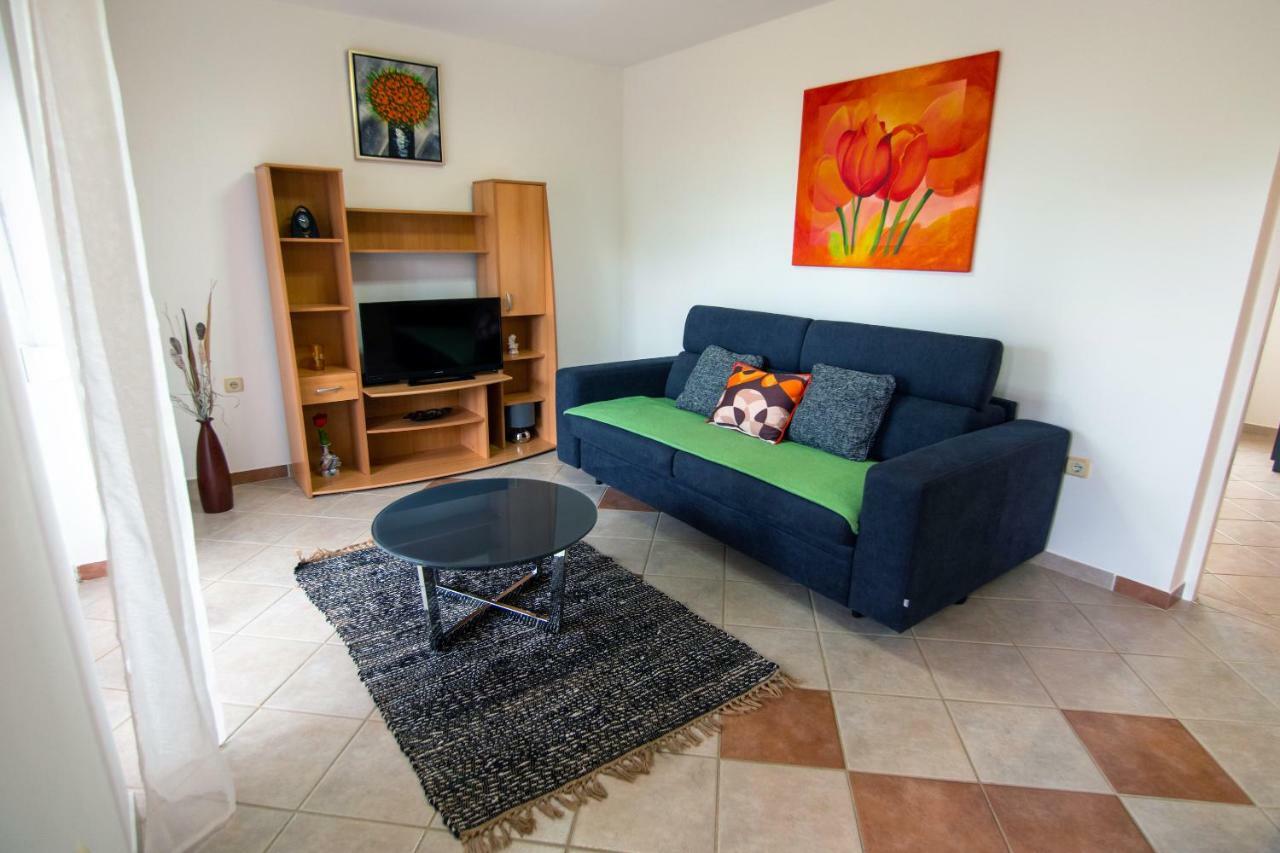 Apartmani Ivan Lopar Luaran gambar