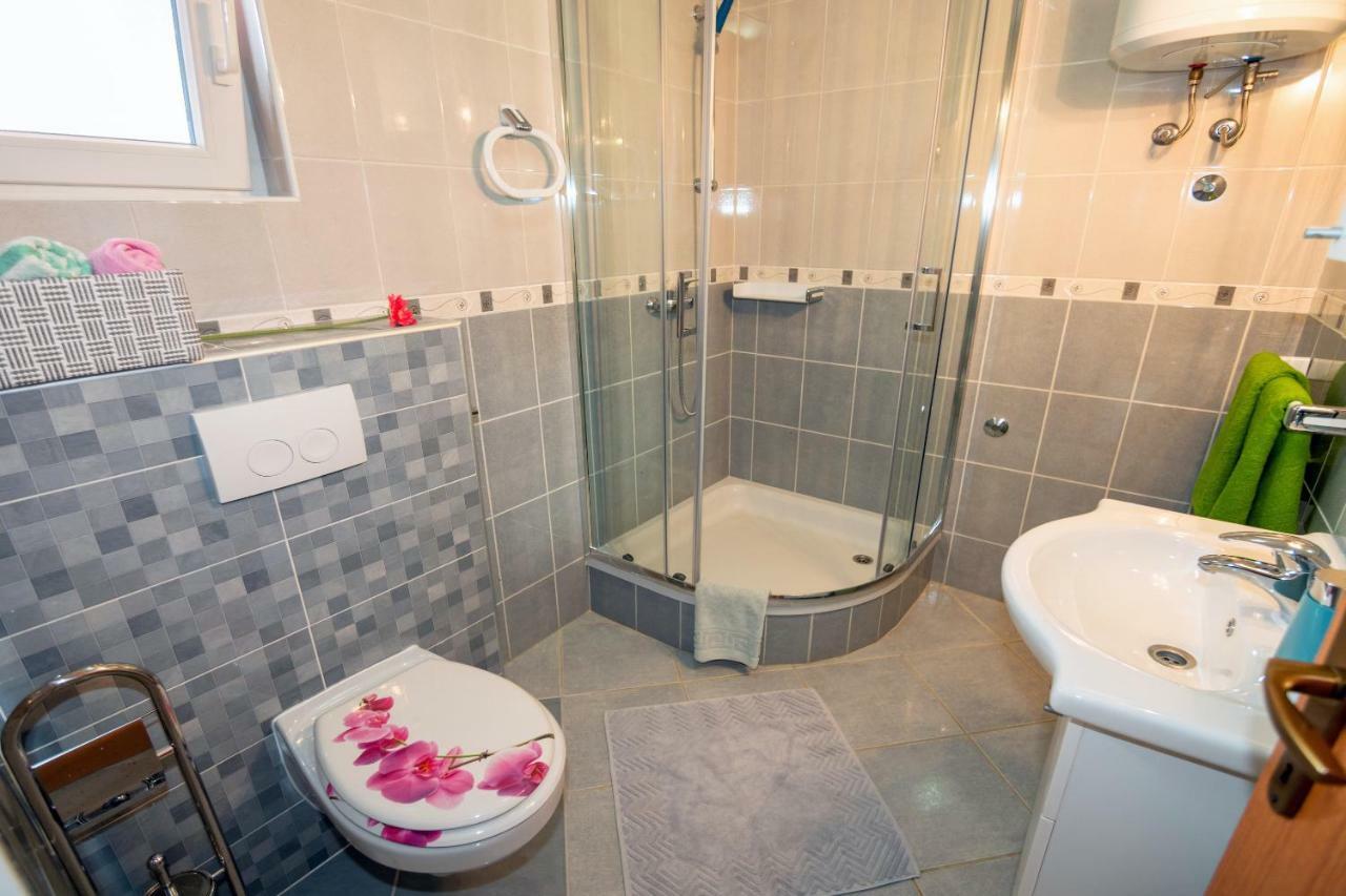 Apartmani Ivan Lopar Luaran gambar