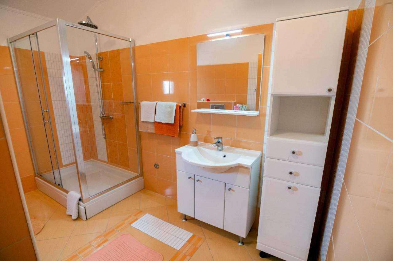 Apartmani Ivan Lopar Luaran gambar