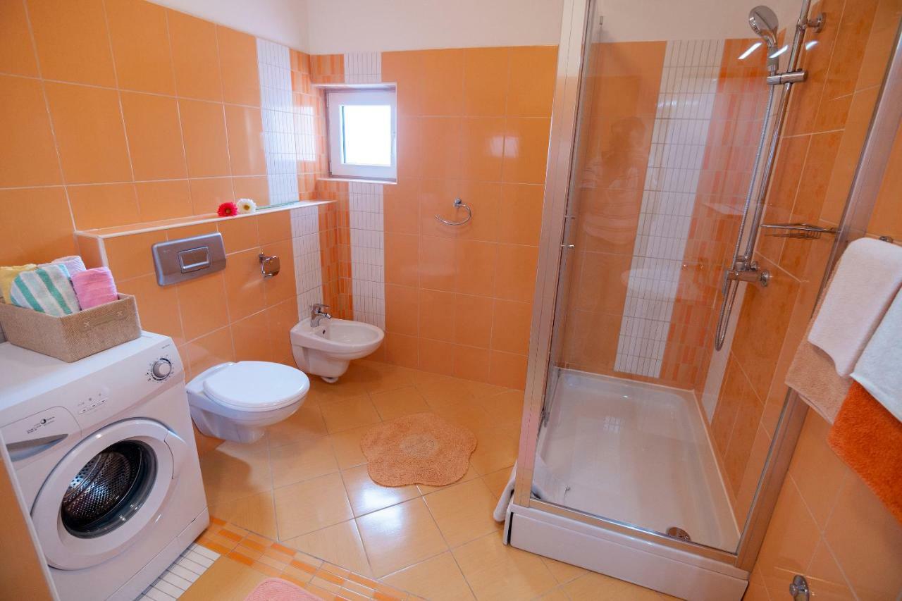 Apartmani Ivan Lopar Luaran gambar