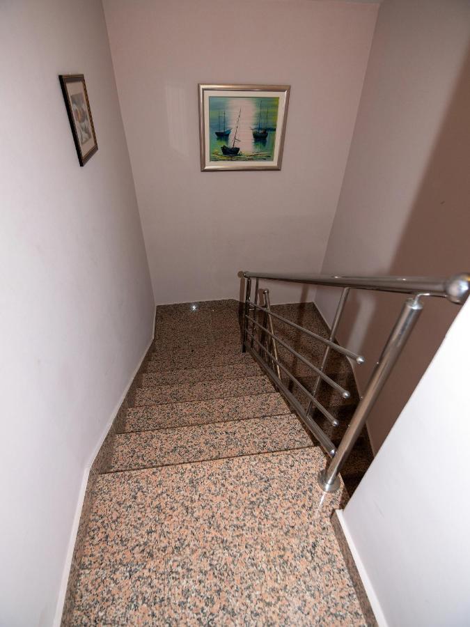 Apartmani Ivan Lopar Luaran gambar
